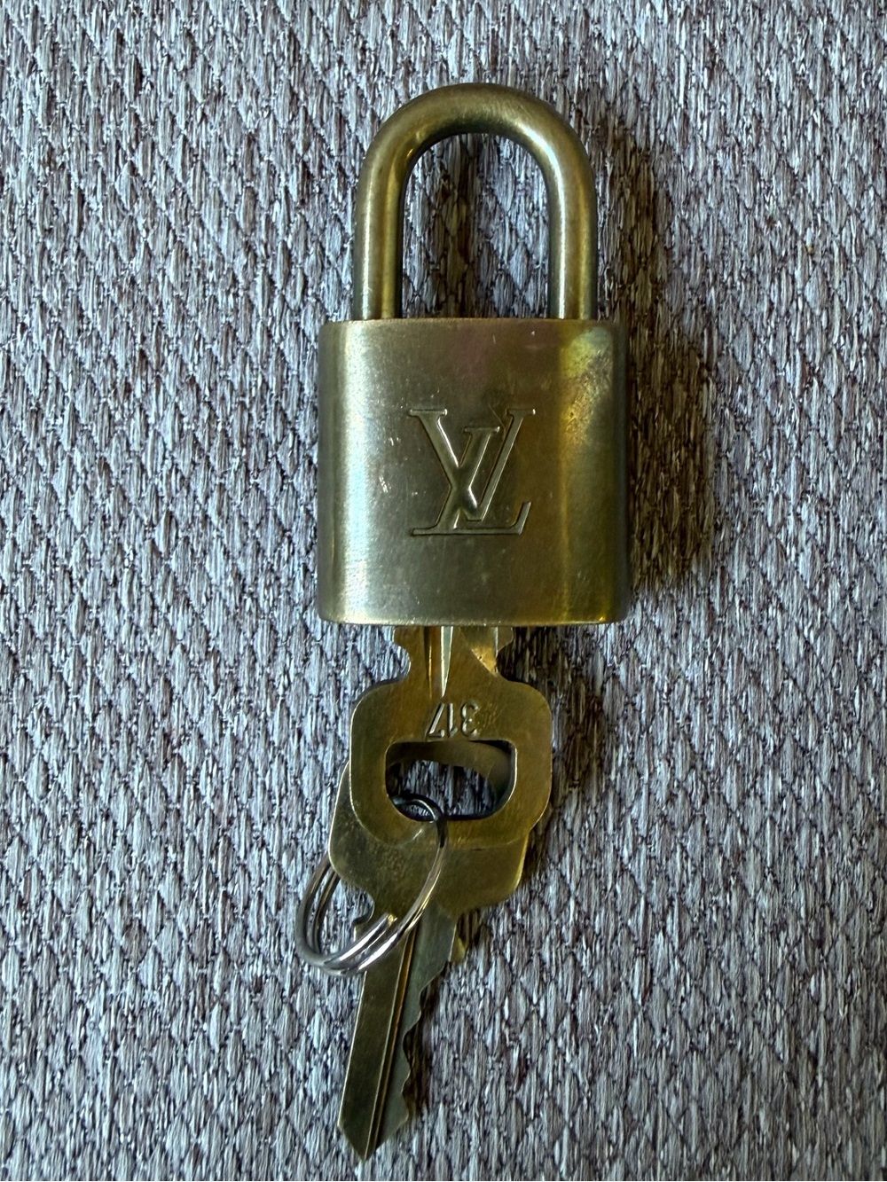 LOUIS VUITTON vintage lock with keys # 317